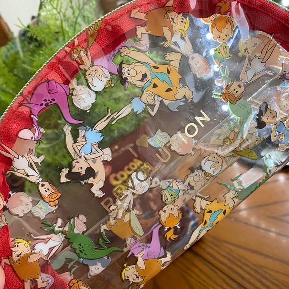 Revolution Beauty Cocoa Pebbles Eyeshadow With Matching Flinstones Makeup Bag - Picture 3 of 9